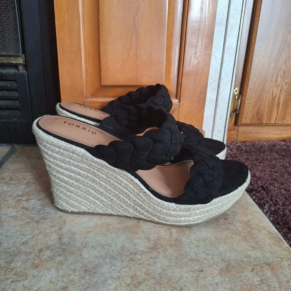 Torrid Black Braided Wedge Sandals - Picture 5 of 6